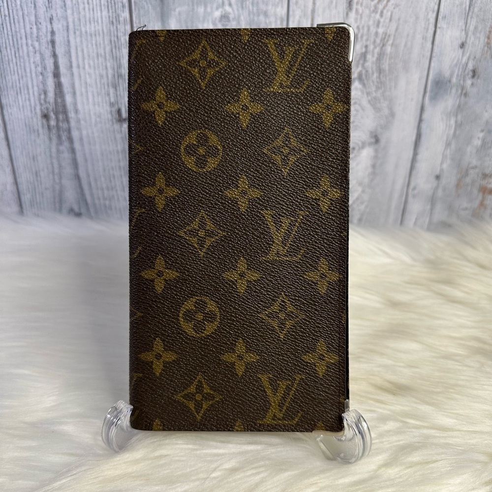 Louis Vuitton Passport/ Cheque Wallet In Monogram